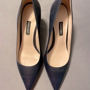 *SOLD* Nine West navy blue, 2.5 inch pumps